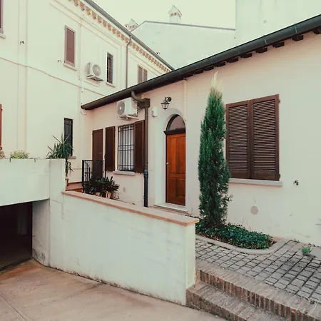 Elegance With Parking Apartament *